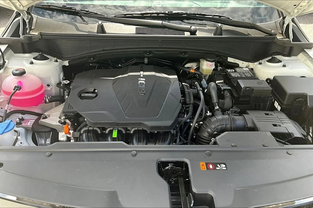 New 2027 Glacial White Pearl / Black Ro Kia X-Line image 12
