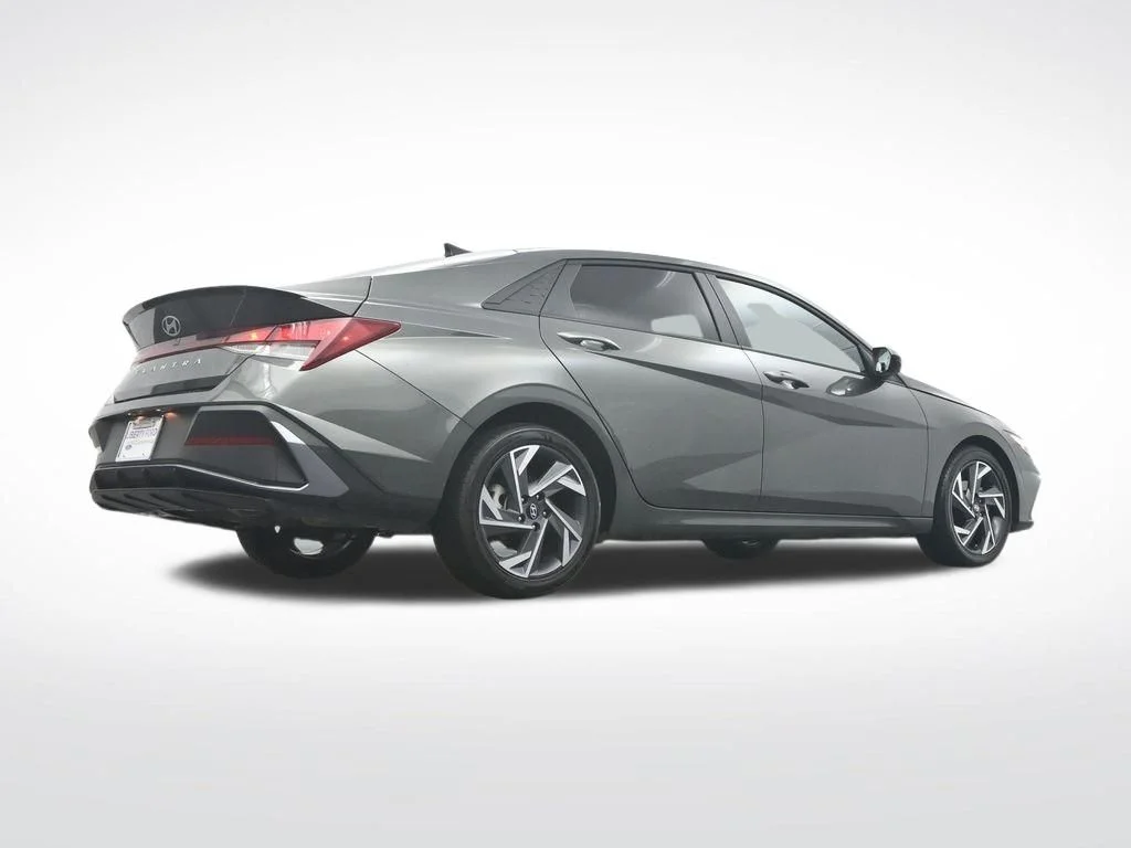 Used 2025 Amazon Gray Hyundai SEL Sport image 42