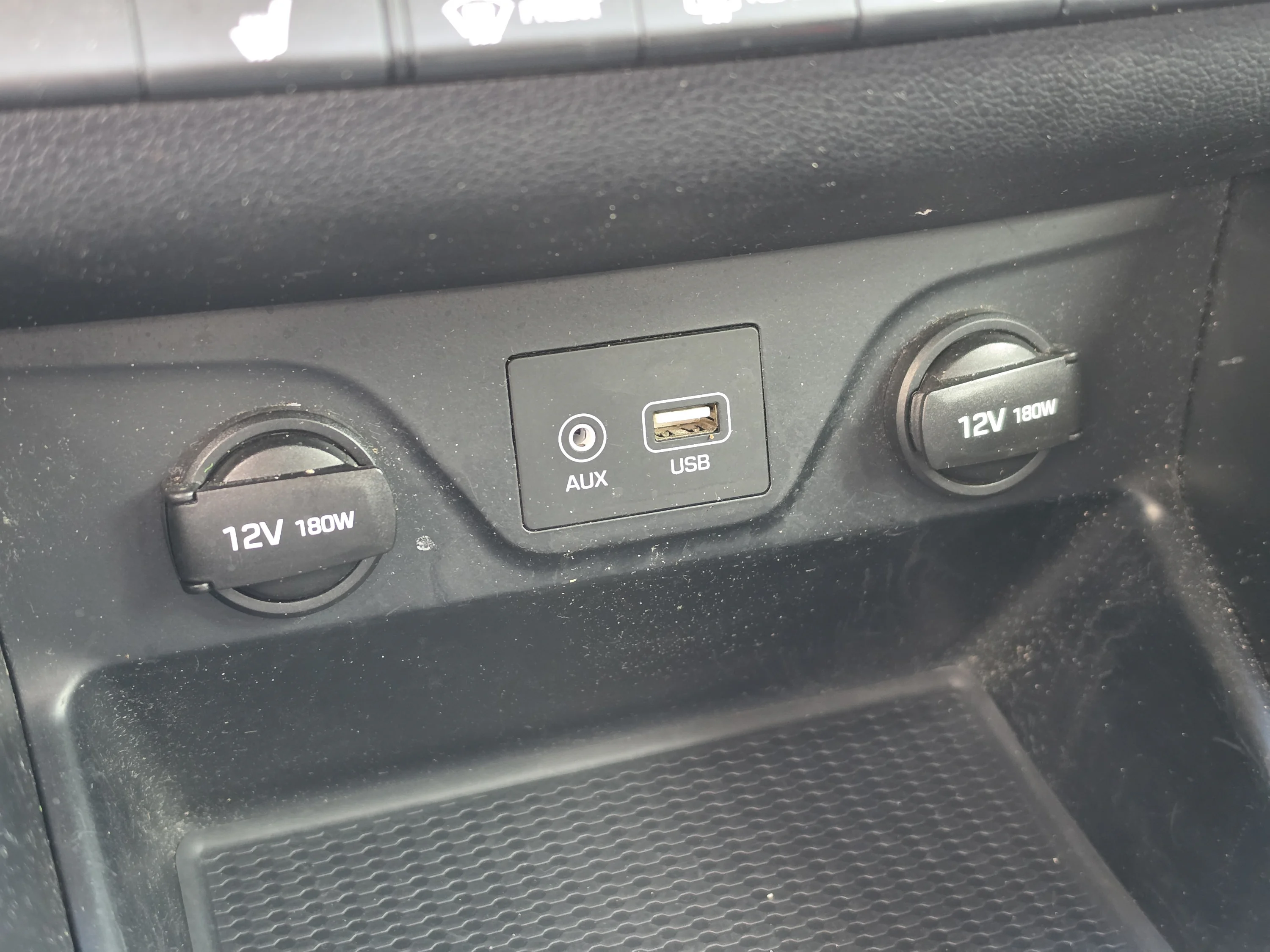 Used 2018 Black Noir Pearl Hyundai Value image 29