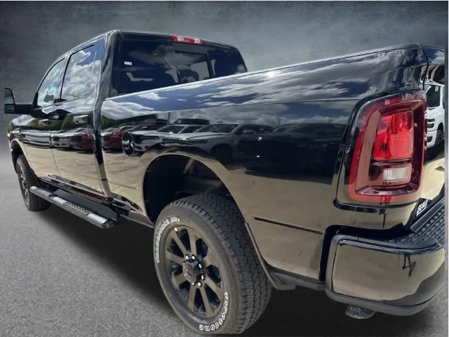 New 2027 Diamond Black Crystal Pearl-Coat Exterior Paint RAM Black Express image 15