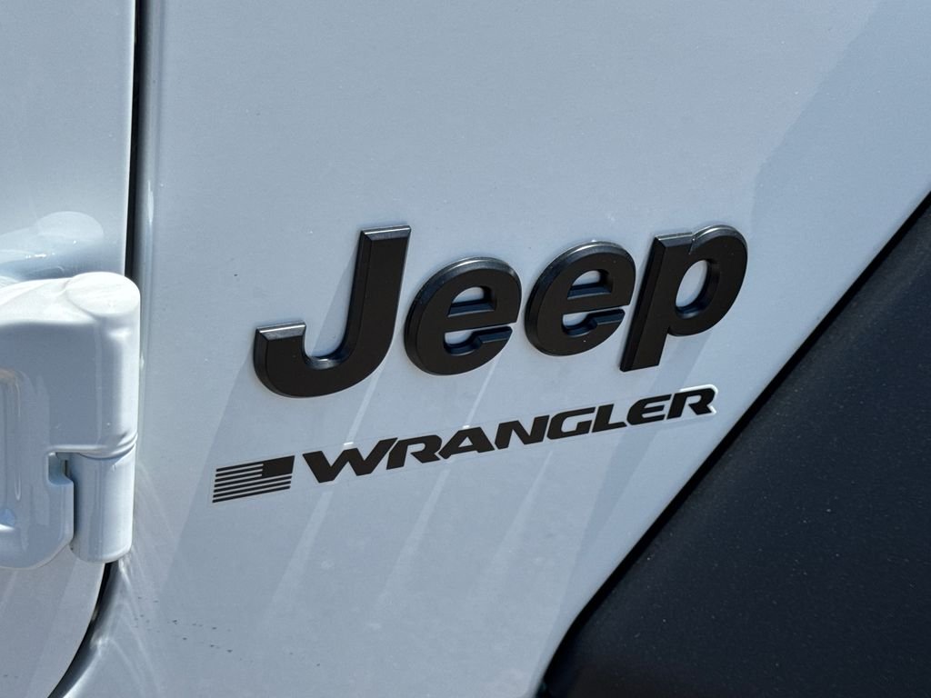 New 2026 Bright White Clear-Coat Exterior Paint Jeep Moab 392 image 8
