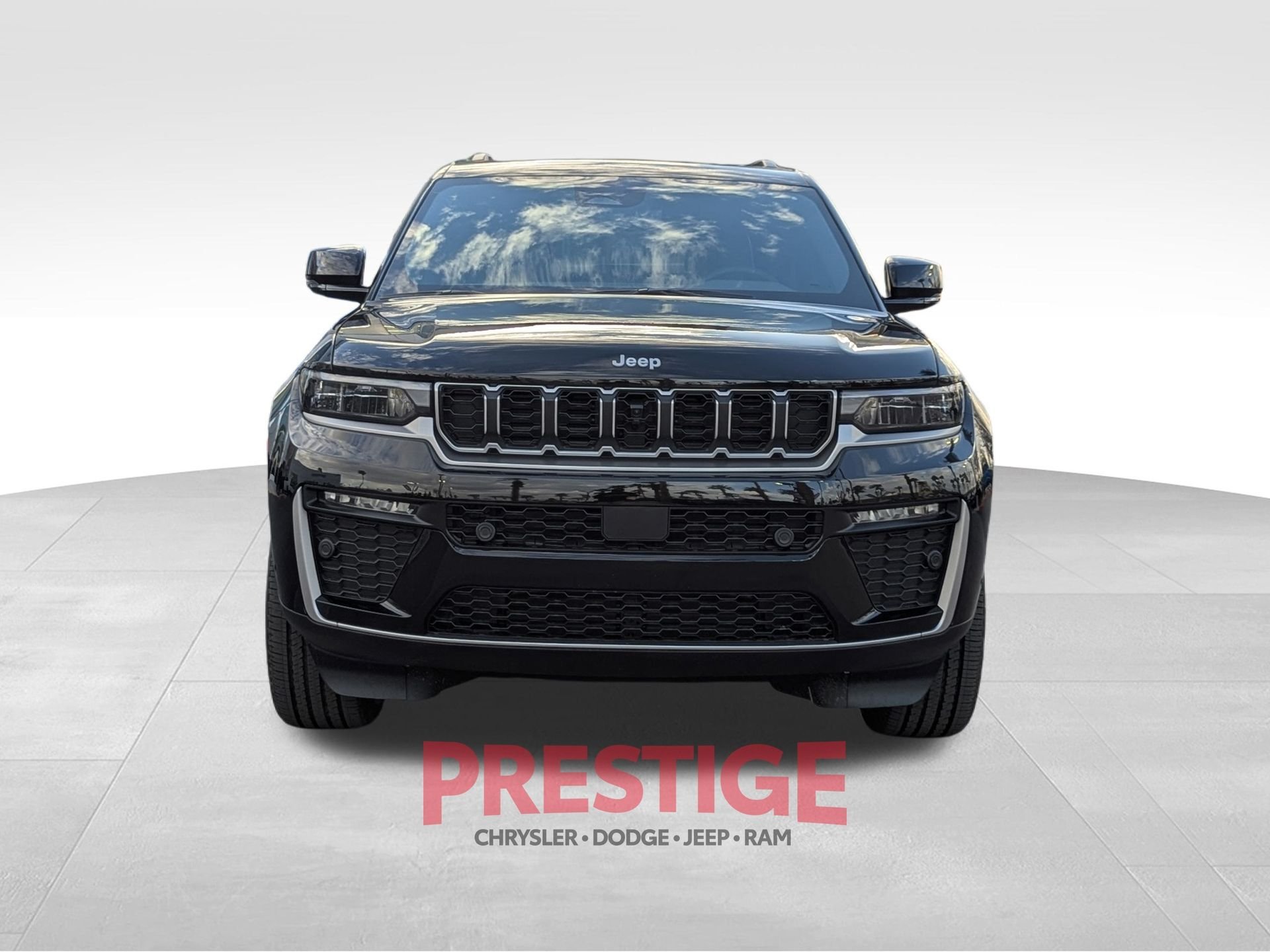 New 2026 Diamond Black Crystal Pearlcoat Jeep Limited image 2
