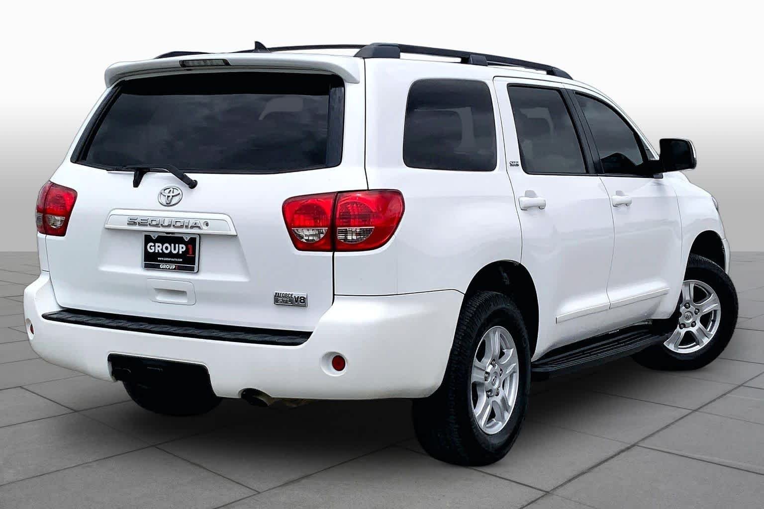 Used 2015 Super White Toyota SR5 image 13