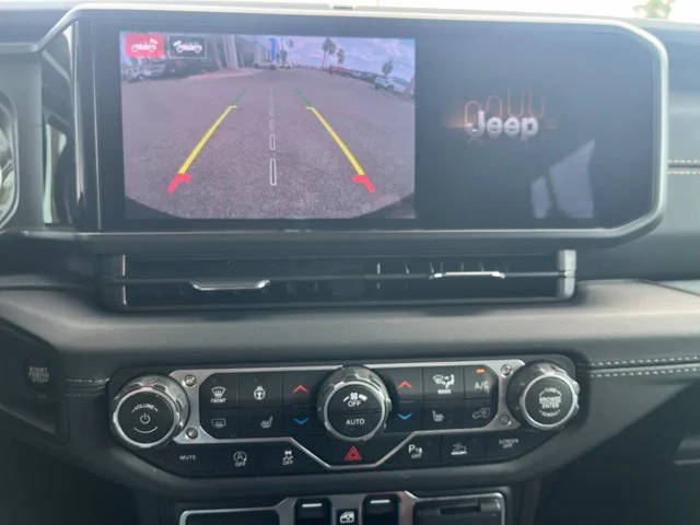Used 2025 White Jeep Sahara image 15