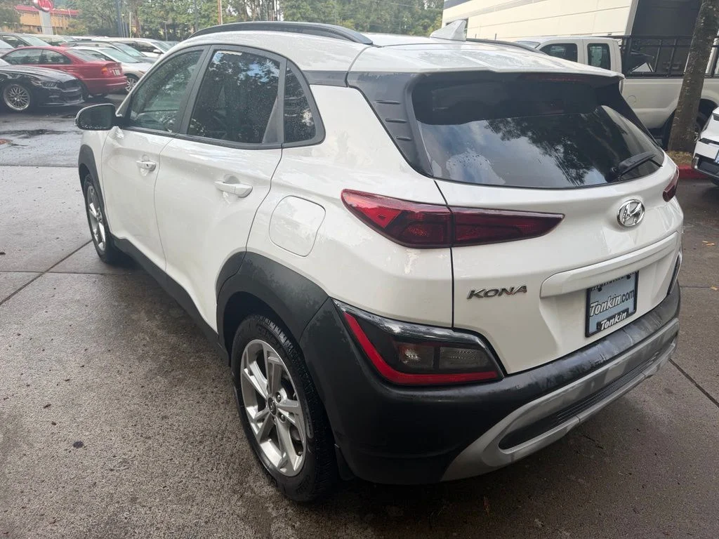 Used 2022 Lunar White Hyundai SEL image 6