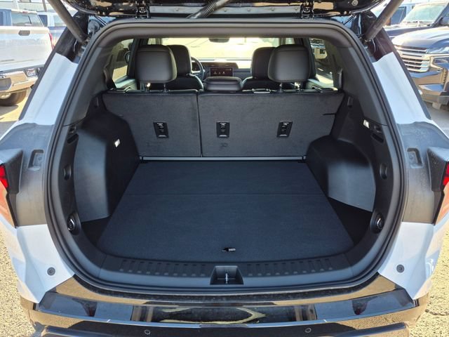 Used 2026 Summit White GMC AT4 image 30