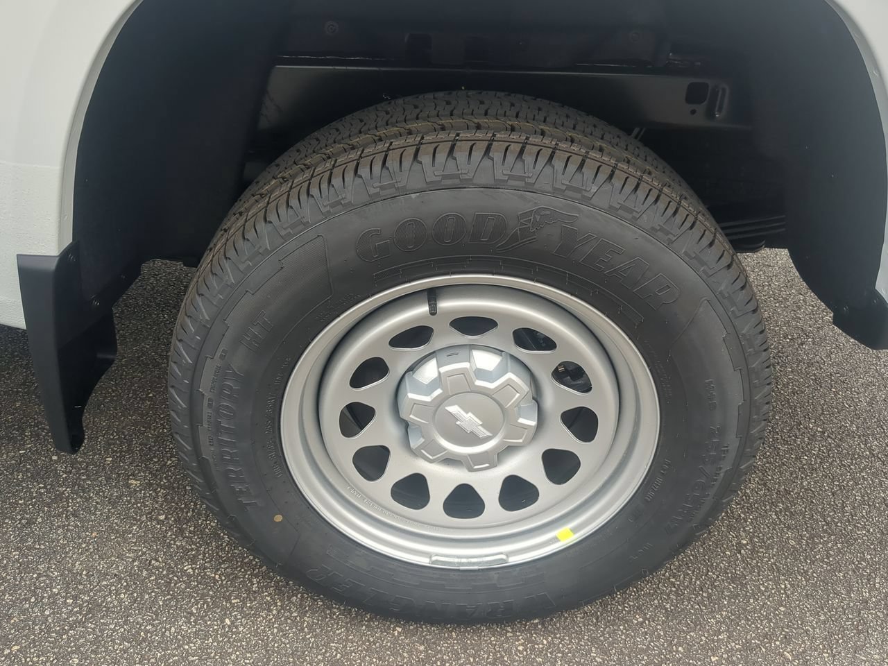 New 2026 Summit White Chevrolet Work Truck image 32