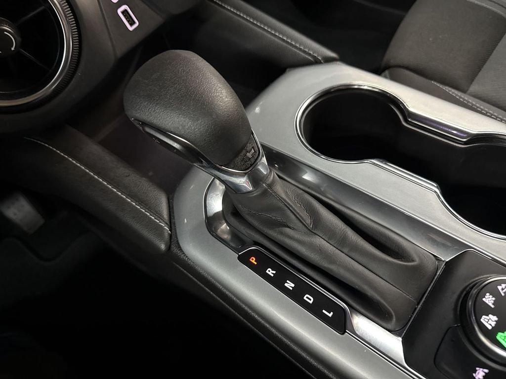Used 2024 Summit White Chevrolet LT image 25