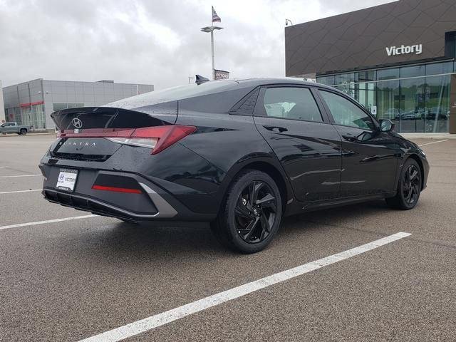 New 2026 Black Hyundai SEL Sport image 5