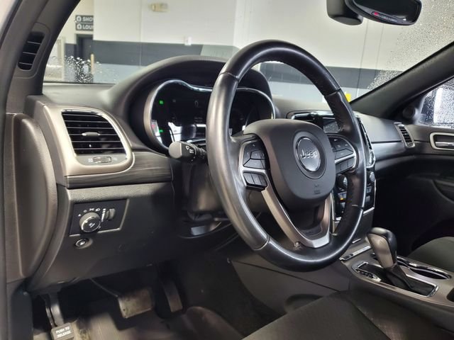 Used 2022 White Jeep Laredo E image 15