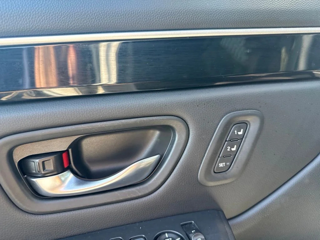 Used 2023  Honda Touring image 12