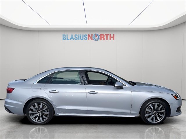 2022 Audi A4 40 Premium Plus Quattro photo 4