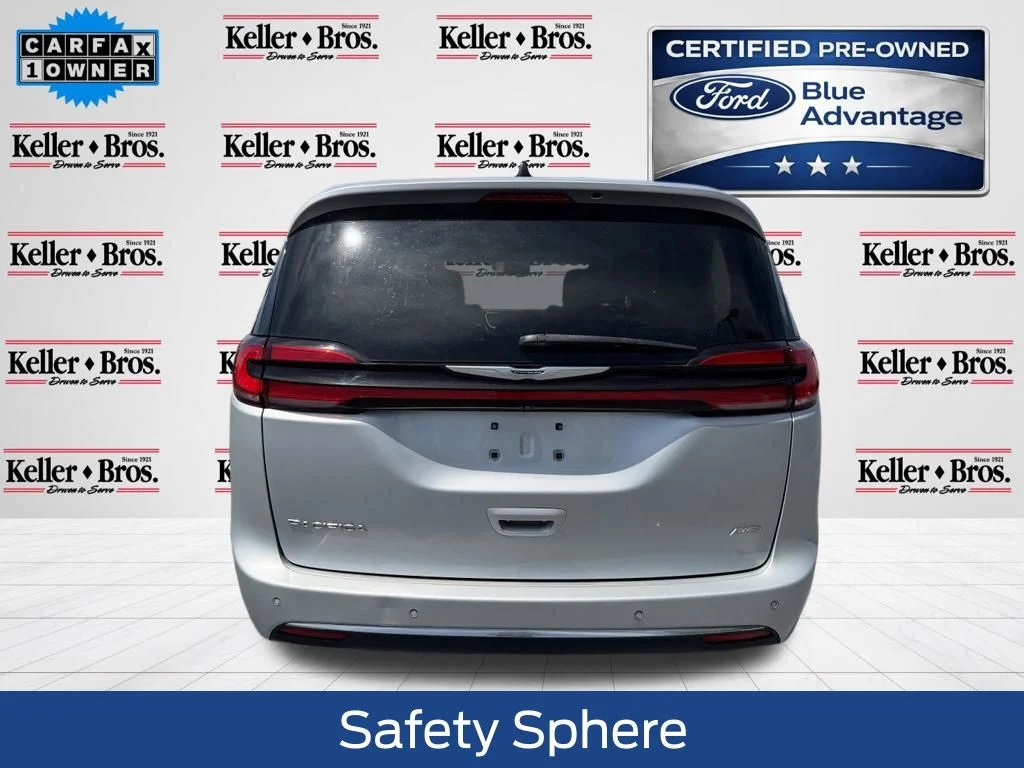 Used 2023 Silver Mist Clearcoat Chrysler Touring L image 6