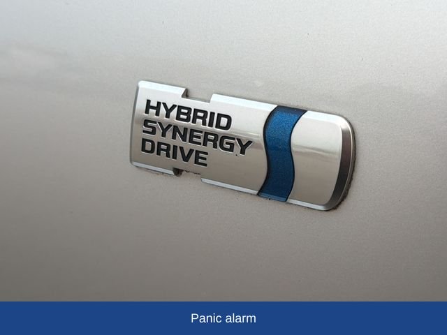 Used 2017 Silver Toyota Three image 34