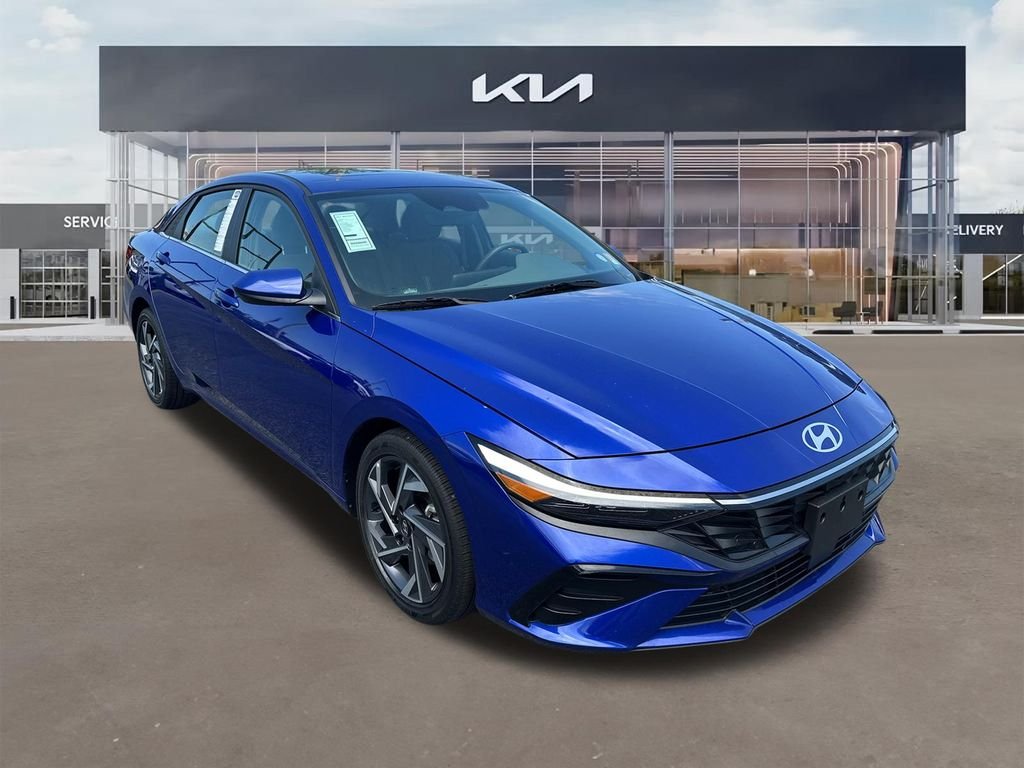 Used 2025 Blue Hyundai SEL Convenience image 1