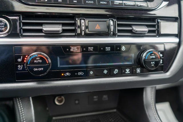 Used 2023 Red Nissan Platinum image 38