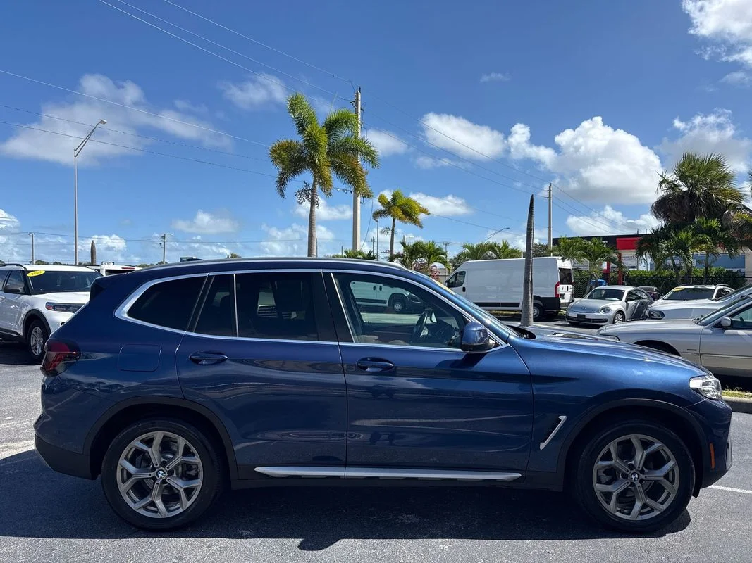 Used 2023  BMW xDrive30i image 6