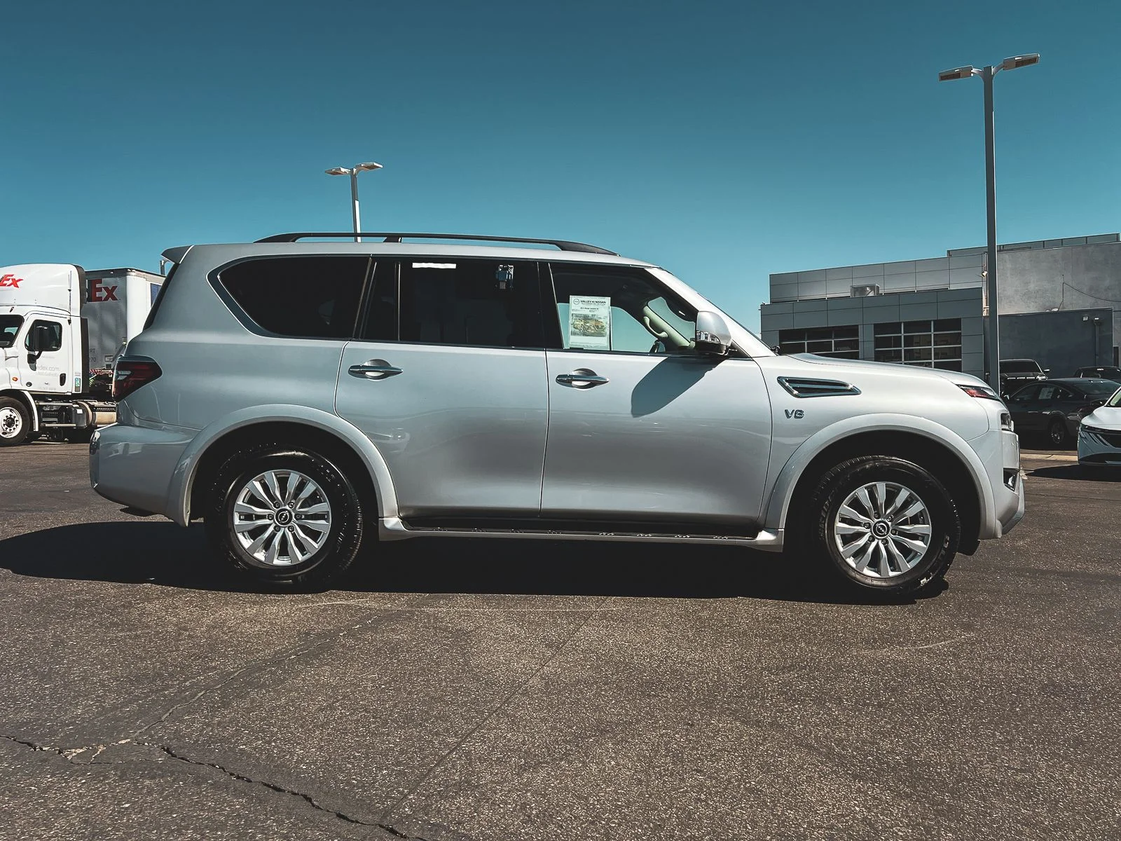 2021 Nissan Armada SV - Photo 8