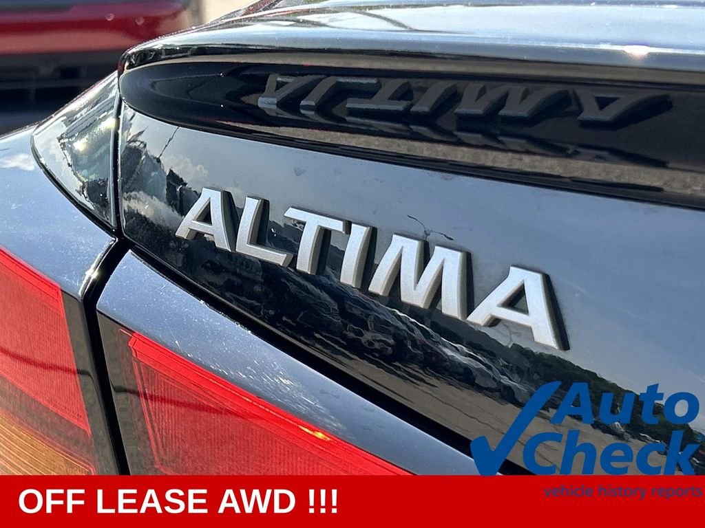 Used 2023 Black Nissan 2.5 SR image 13