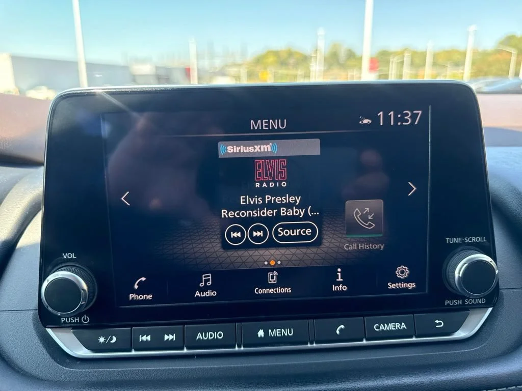 Used 2022 Gray Nissan SV image 20