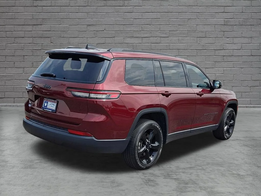 Used 2024 Red Jeep Altitude X 4x4 image 12