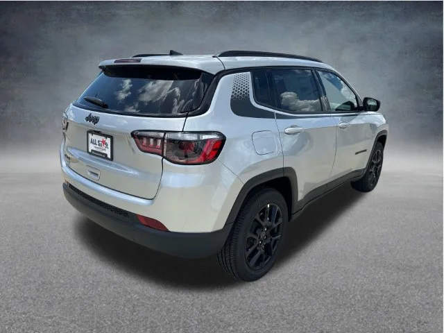 New 2026 Silver Zynith Metallic Clear-Coat Exterior Paint Jeep Latitude image 8