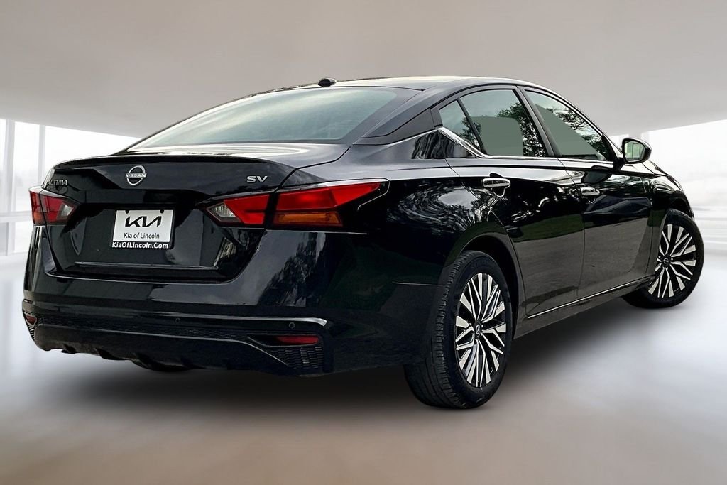 Used 2024 Super Black Clearcoat Nissan 2.5 SV image 6