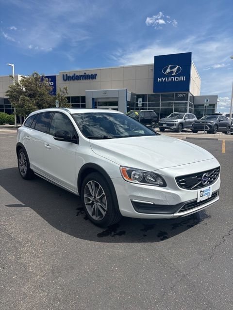 2016 Volvo V60 T5 Cross Country AWD's photo