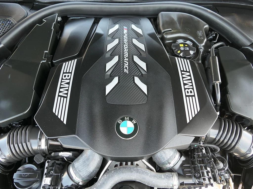 Used 2023 Carbon Black Metallic BMW M550i xDrive image 32