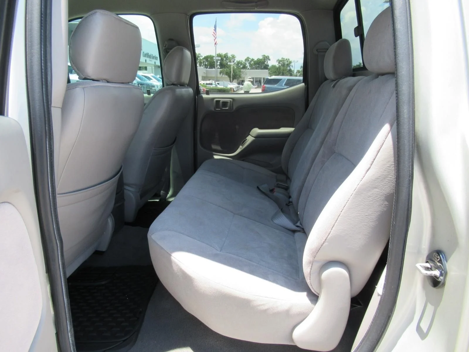 Used 2004 Silver Toyota PreRunner image 19