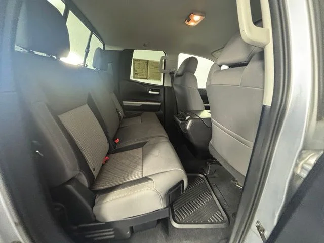 Used 2015 Silver Toyota SR5 image 36