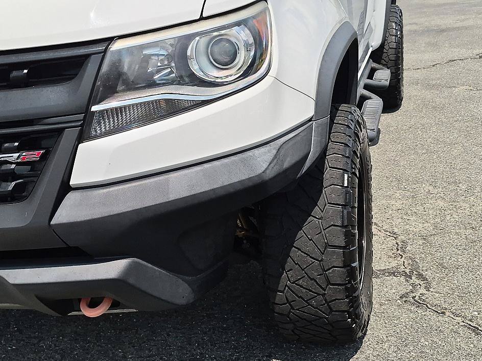 Used 2018 SUMMIT WHITE Chevrolet 4WD ZR2 image 9
