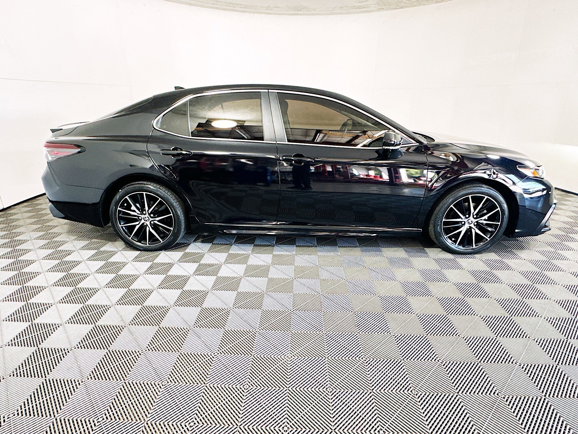 2024 Toyota Camry thumbnail 4