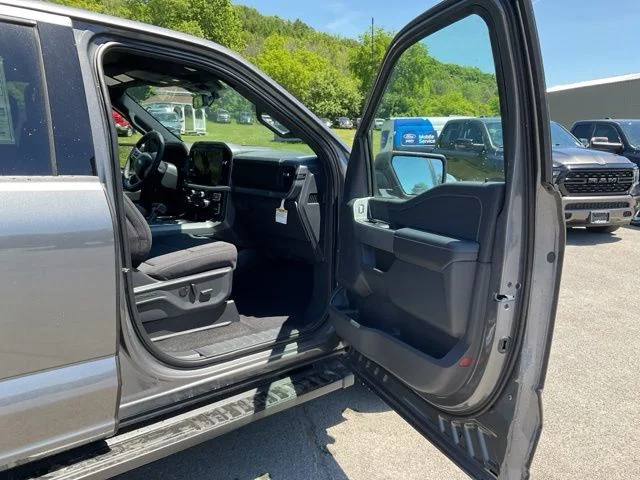 New 2026 Carbonized Gray Metallic Ford XLT image 34
