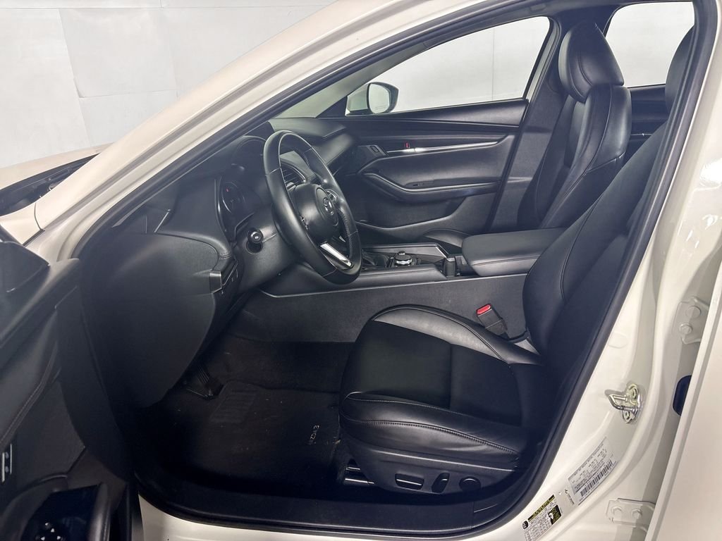 Used 2021 White Mazda Preferred image 11