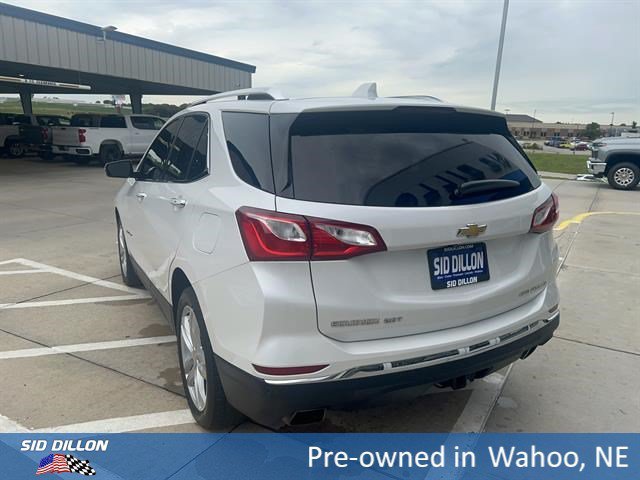 Used 2019 Iridescent Pearl Tricoat Chevrolet Premier image 3