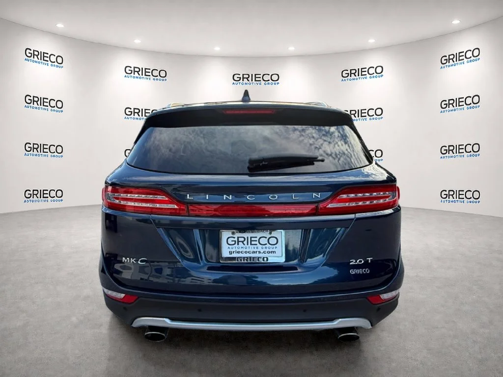 Used 2017 Blue Lincoln Select image 6
