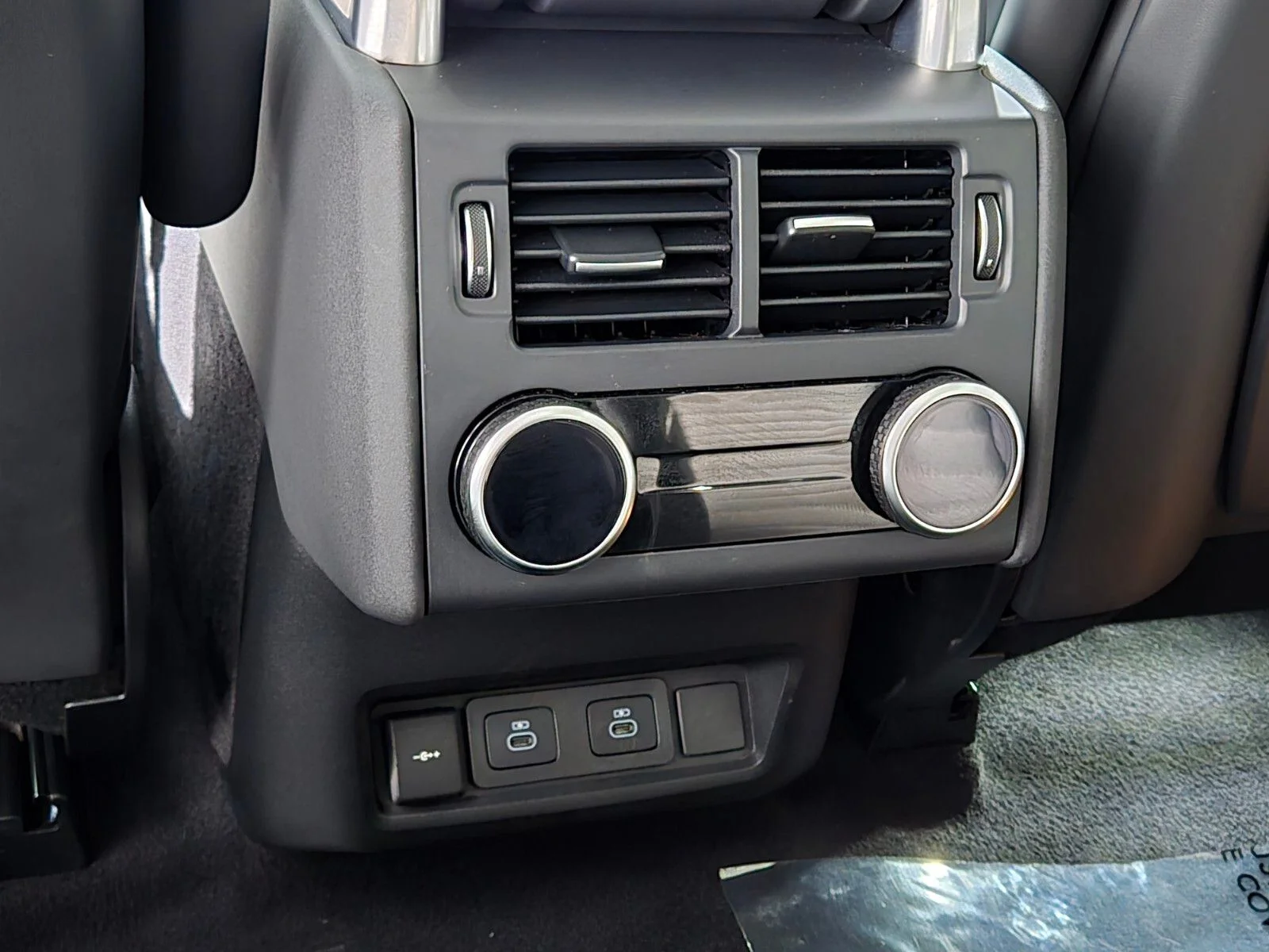 Used 2026 Santorini Black Metallic Land Rover  image 16