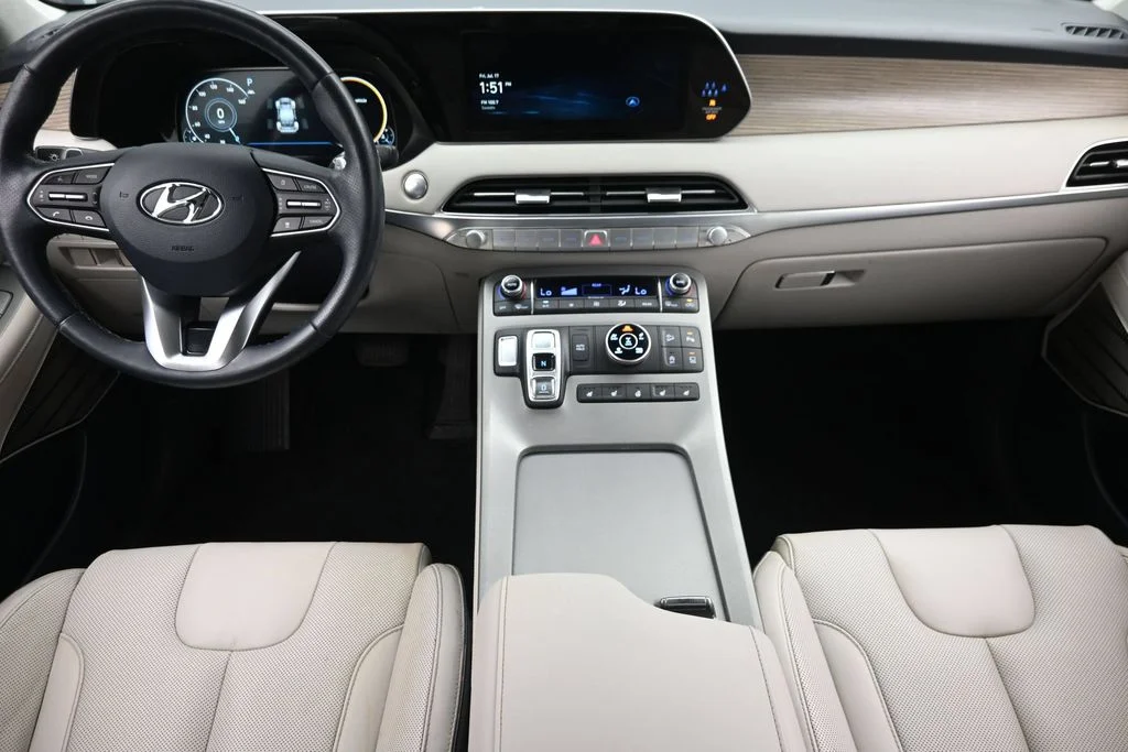 Used 2022 Red Hyundai Calligraphy image 16