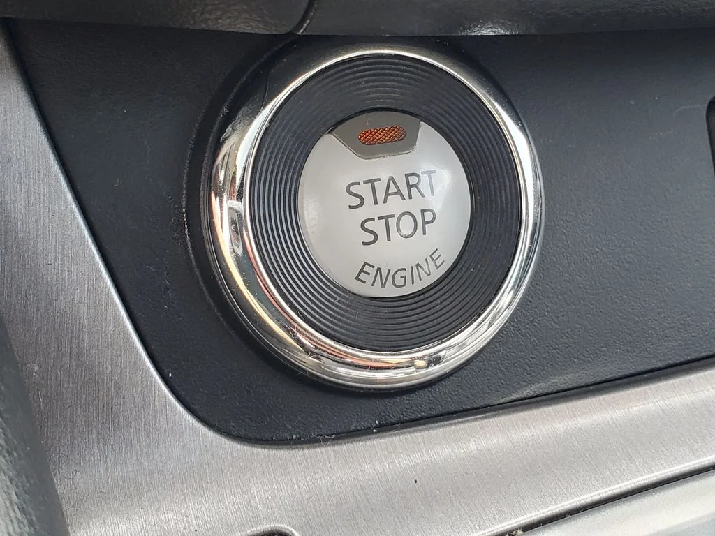 Used 2020 Black Nissan SL image 12