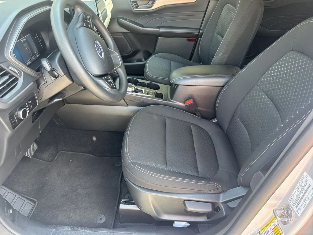 Used 2025 Silver Ford Active image 9