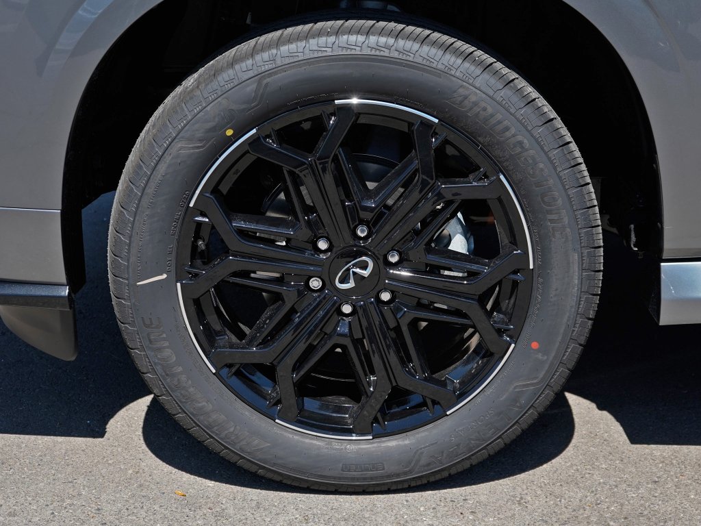 Certified Used 2026 Dynamic Metal/Black Obsidian INFINITI SPORT image 5