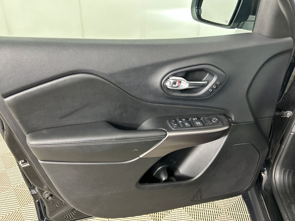 Used 2019 Black Jeep Limited image 11