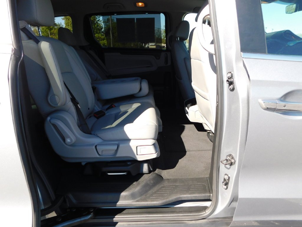 Certified Used 2024 Lunar Silver Metallic Honda EX-L image 22