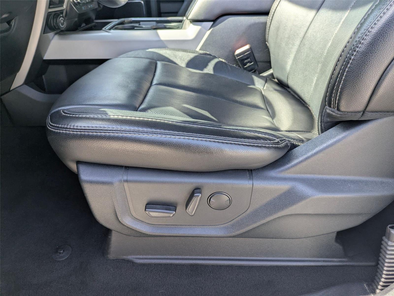 Used 2020 Iconic Silver Metallic Ford LARIAT image 15