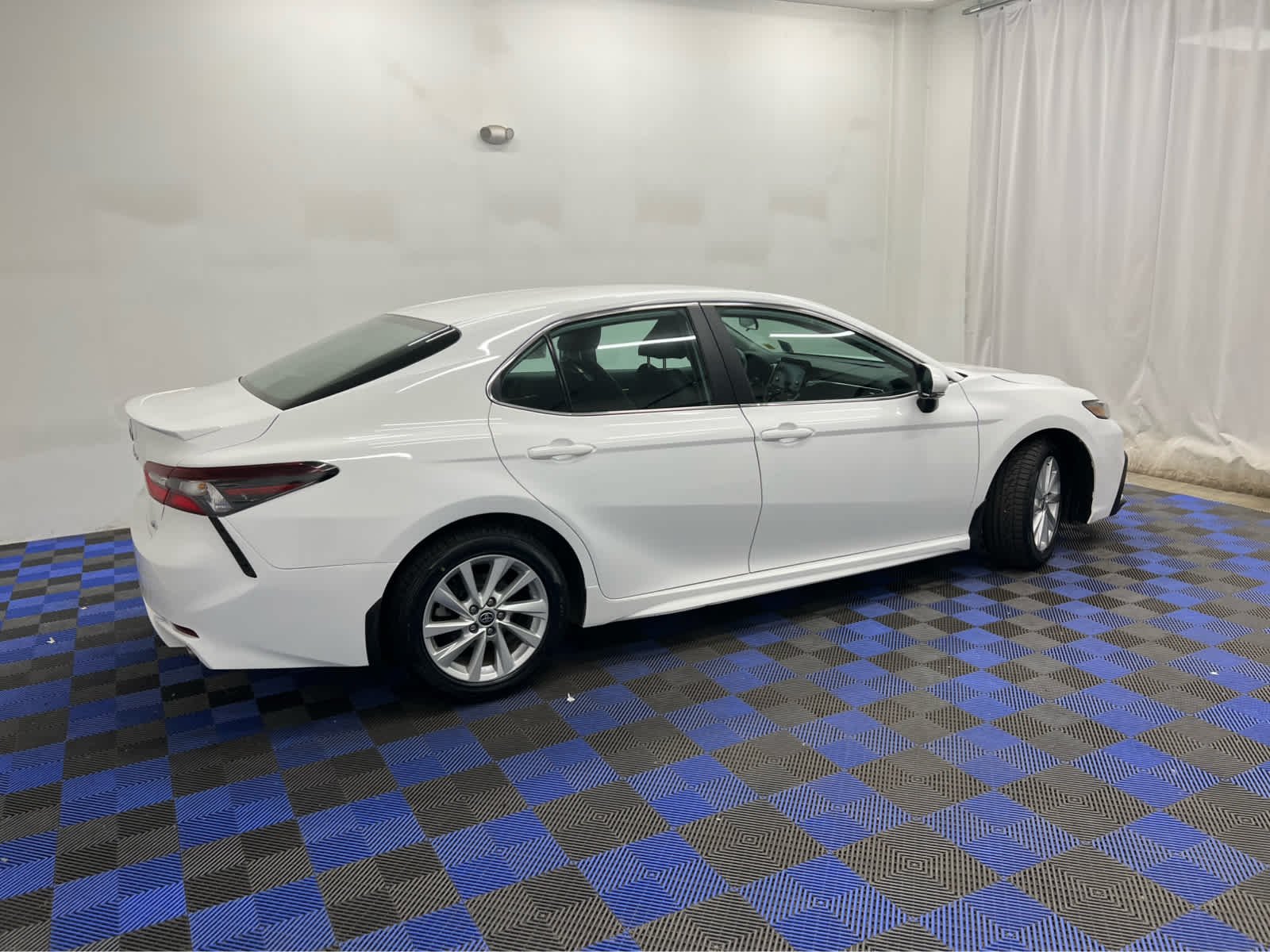 Used 2024 Ice Cap Toyota SE image 13
