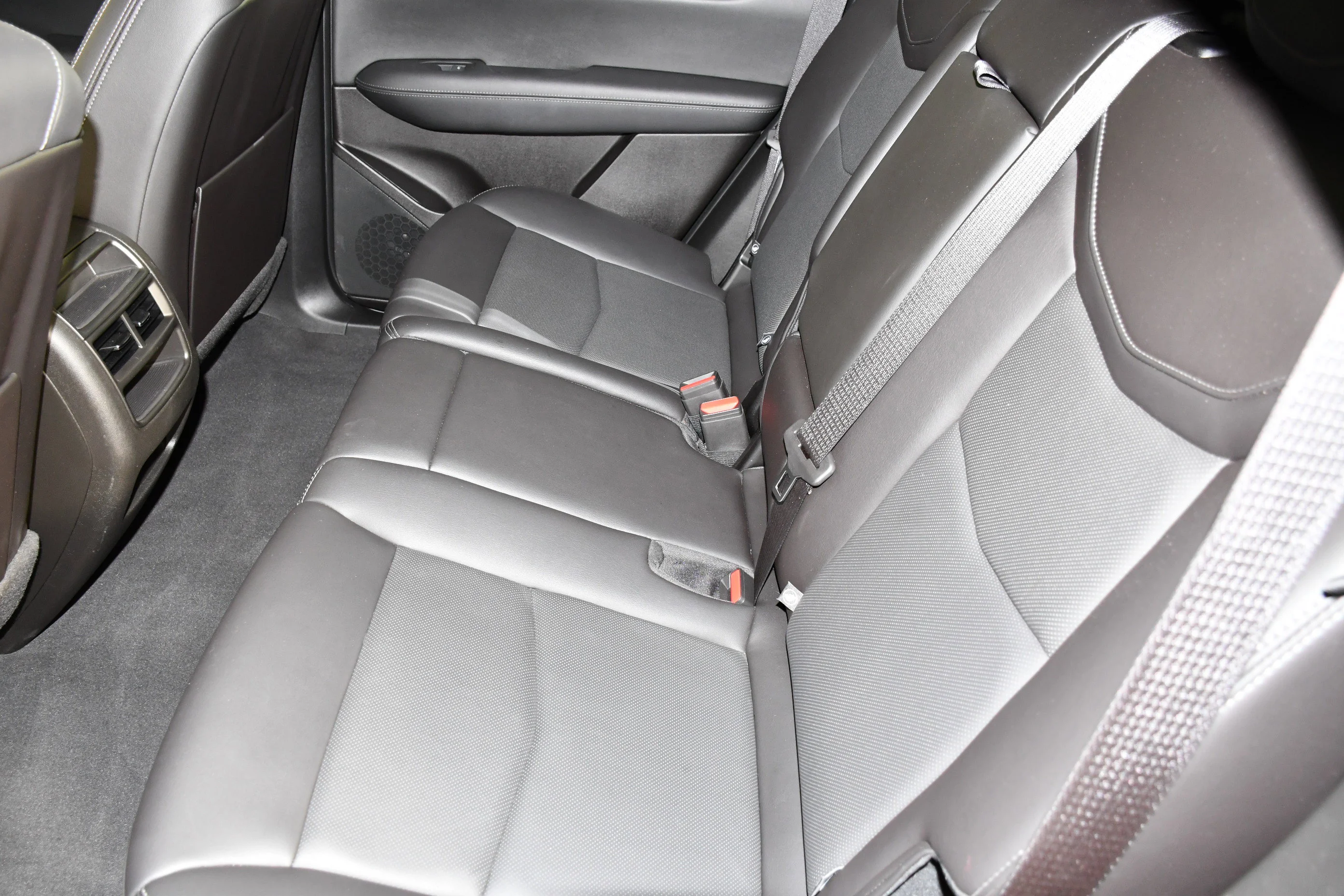Used 2023 Latte Ea Cadillac AWD Sport image 51