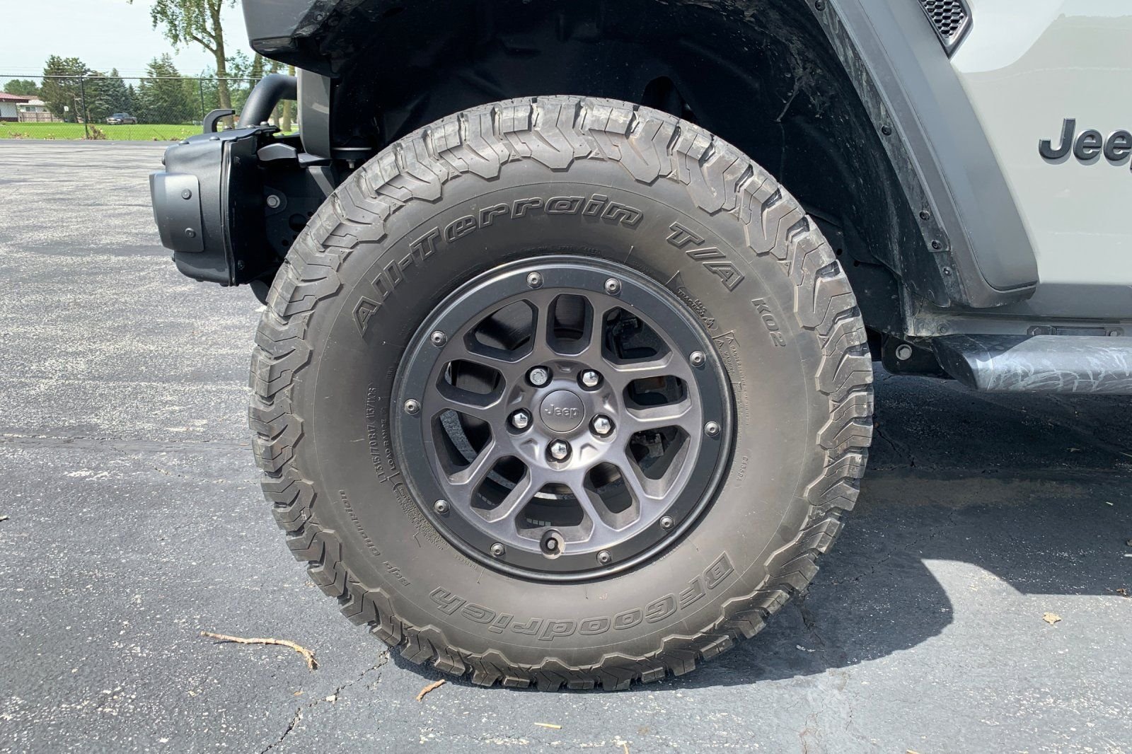 Used 2023 Gray Jeep High Tide image 7