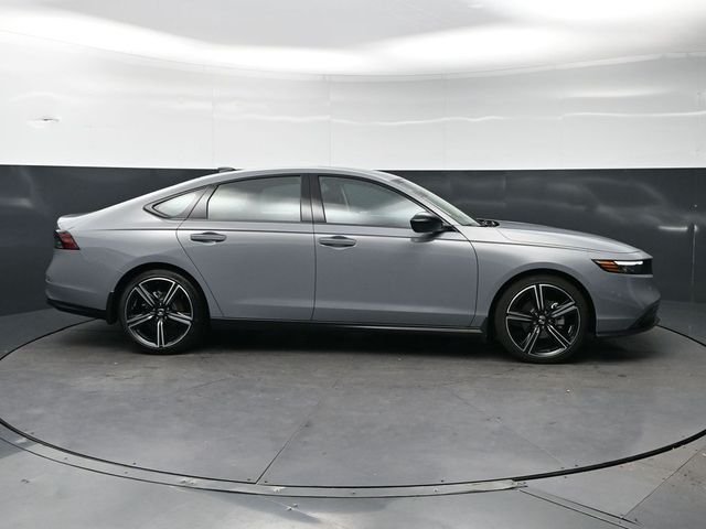 Certified Used 2026 Urban Gray Pearl Honda SE image 4