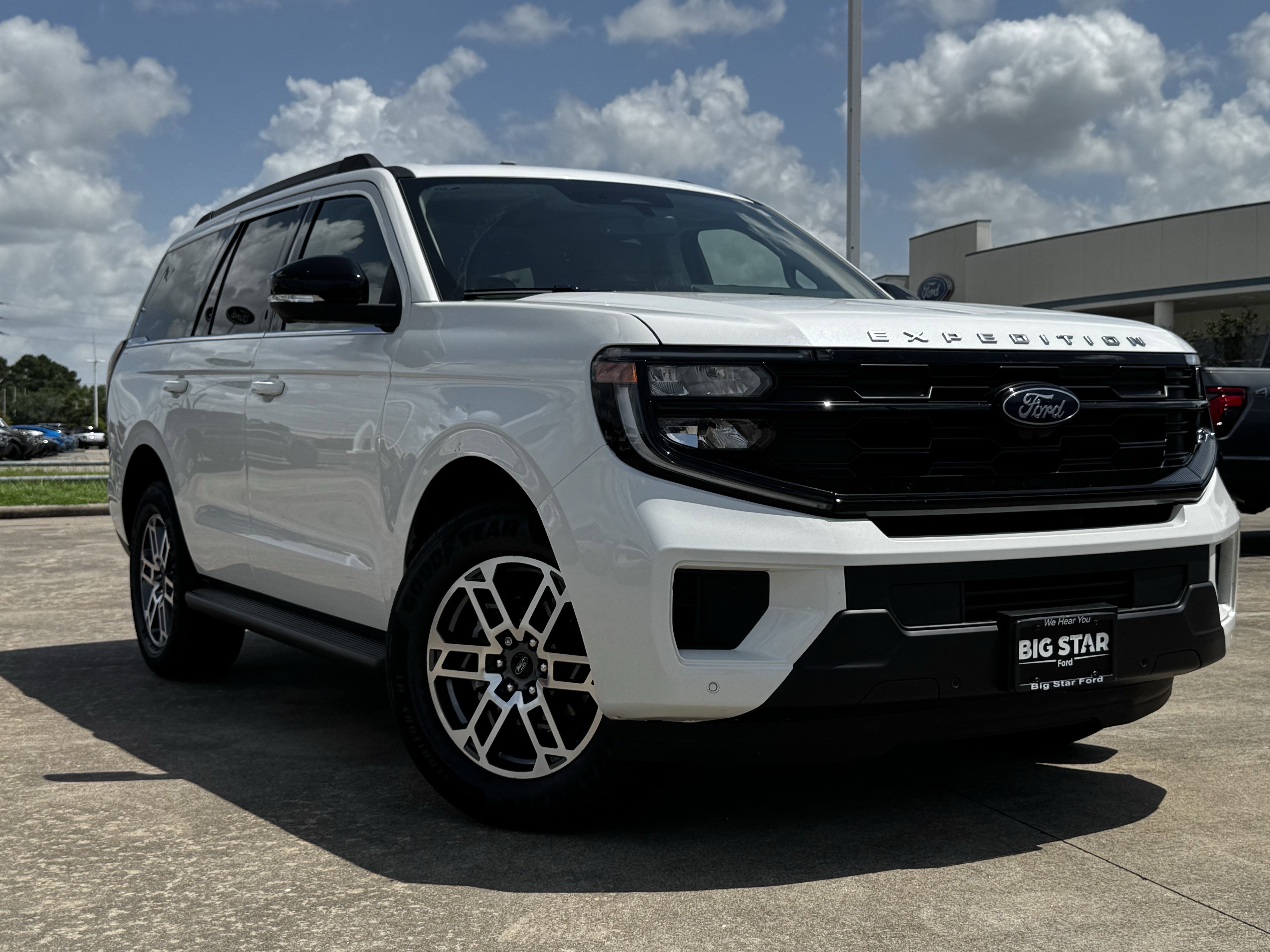 New 2026 Star White Metallic Tri-Coat Ford Active image 2